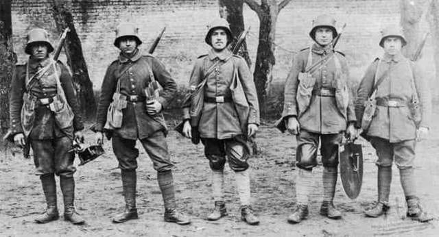 德军制服是不是华而不实？二战后许多国家制服设计受到其深刻影响