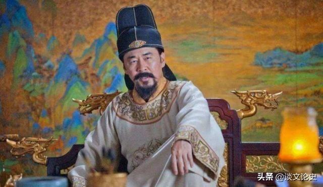 赵匡胤历经千辛登上皇位，黄袍加身时漏掉一人，15年后皇位被他夺