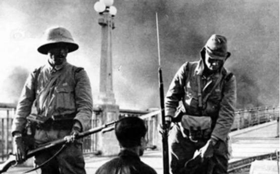 为何二战初期的日军疯狂至极，到了后期却战斗力急速下滑